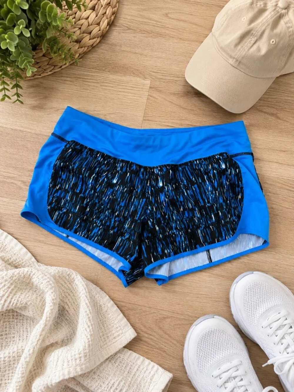 Nike Dri-FIT Women's Medium Blue Printed Running Athletic Shorts